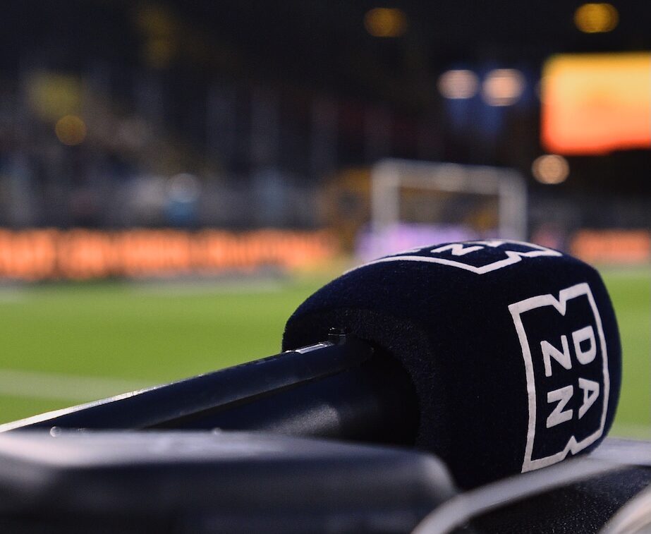 Fußball 1. Bundesliga 22. Spieltag Borussia Dortmund - Eintracht Frankfurt am 14.02.2020 im Signal Iduna Park in Dortmund

X

DFL regulations prohibit any use of photographs as image sequences and/or quasi-video.

Foto: Revierfoto