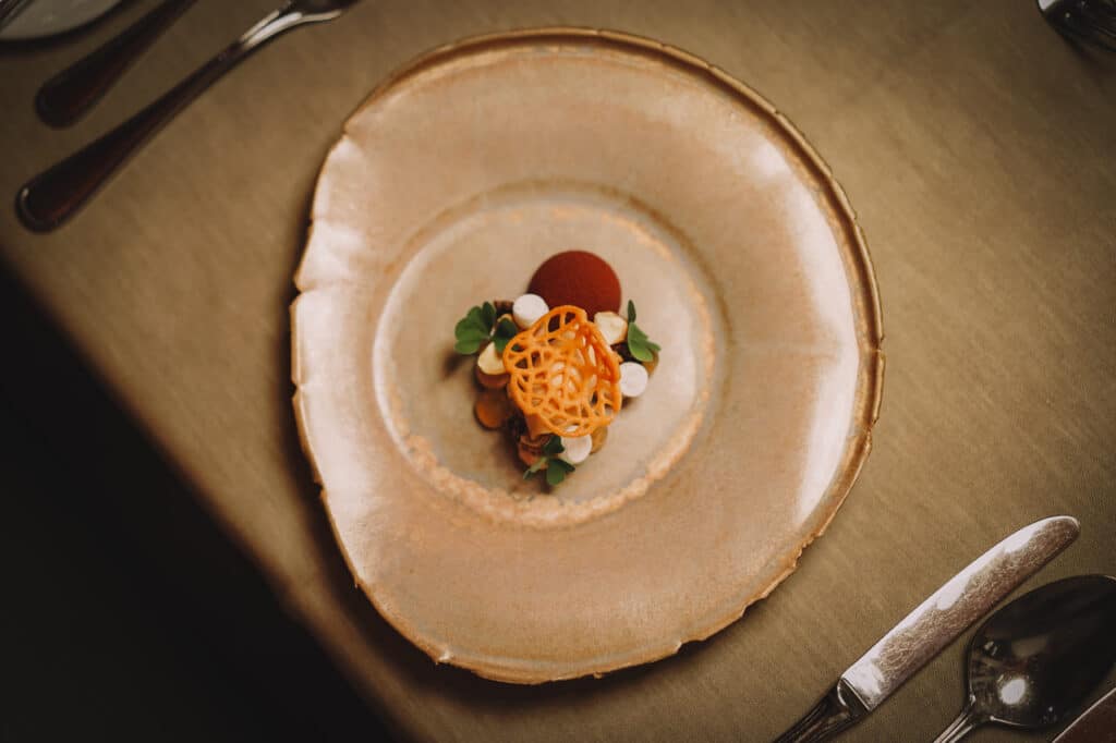 Restaurant_Cedric_Weinstadt_Bratapfel_Eis_und_Kompott_Vollmi